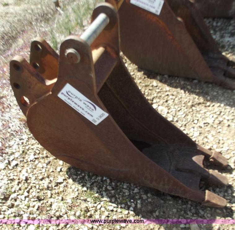 image for item D3620 Woods 12" backhoe bucket with three teeth