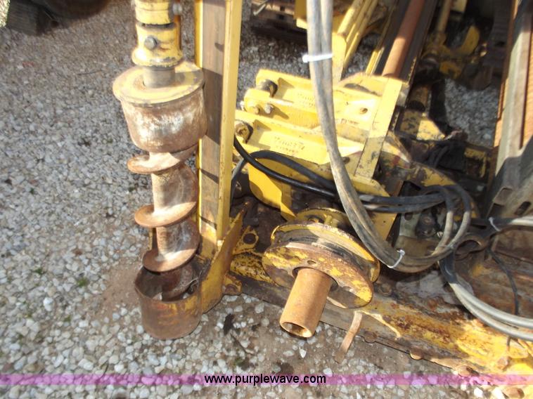 image for item D3636 1999 Vermeer Navigator D24X40A directional drill