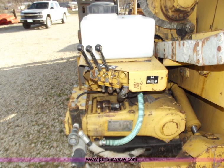 image for item D3636 1999 Vermeer Navigator D24X40A directional drill