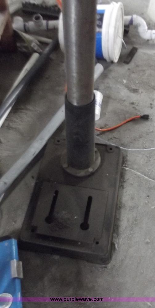 image for item D3677 Central Machinery 16 speed floor drill press