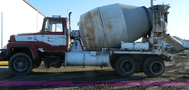 image for item D8860 1978 Ford cement truck