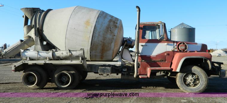 image for item D8860 1978 Ford cement truck