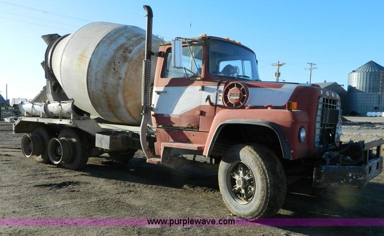 image for item D8860 1978 Ford cement truck