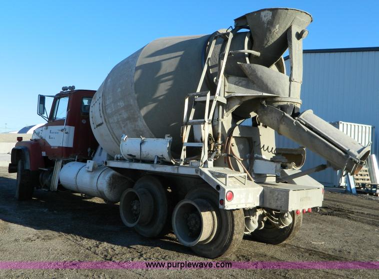 image for item D8860 1978 Ford cement truck