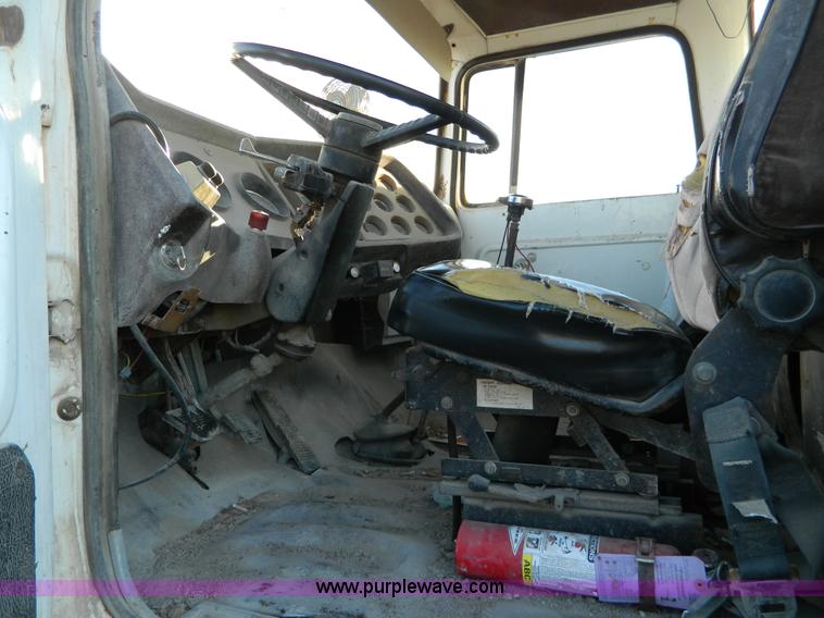 image for item D8860 1978 Ford cement truck