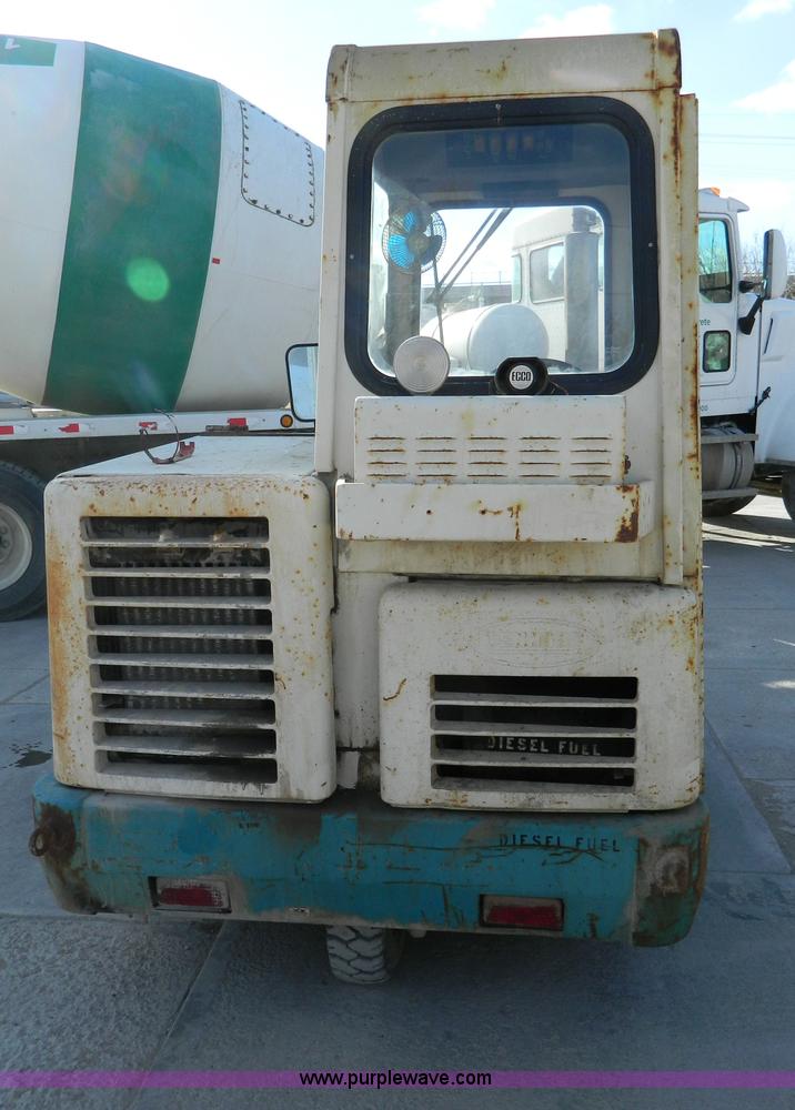 image for item D8864 Tennant 385 sweeper