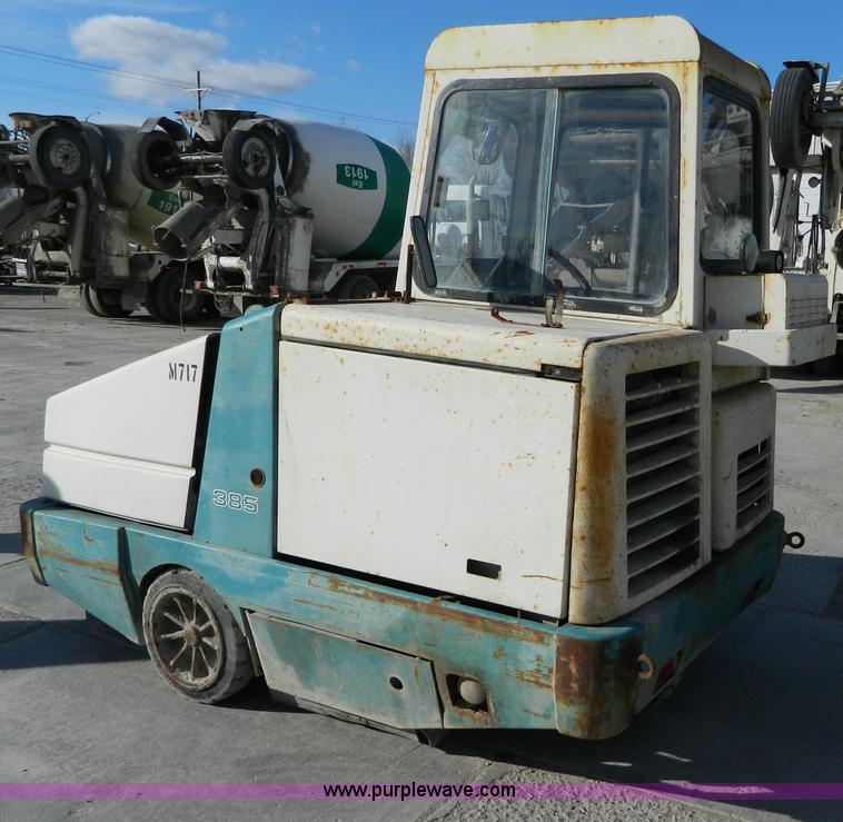 image for item D8864 Tennant 385 sweeper