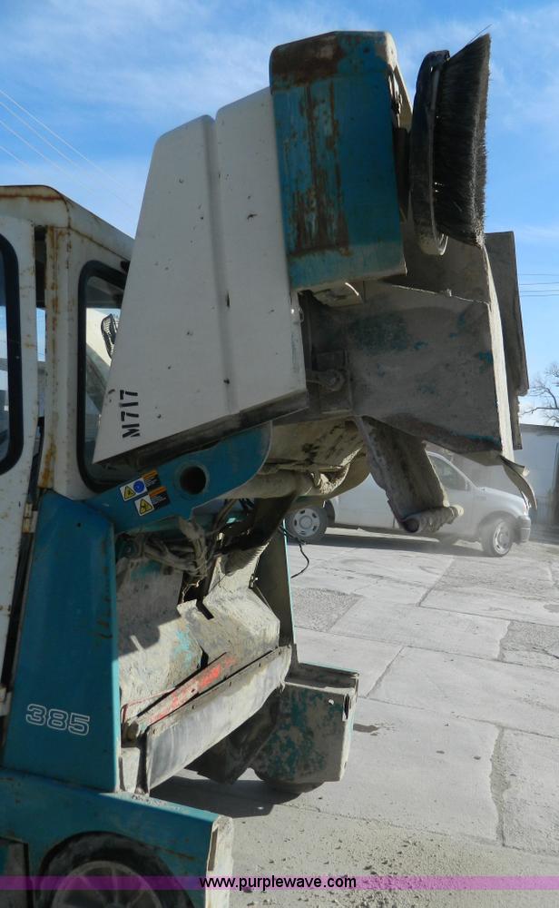 image for item D8864 Tennant 385 sweeper