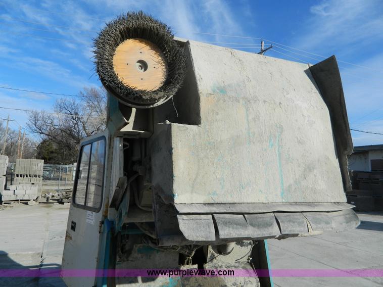 image for item D8864 Tennant 385 sweeper