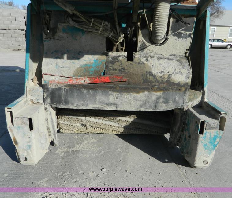 image for item D8864 Tennant 385 sweeper