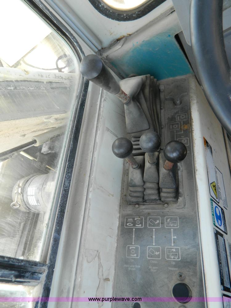 image for item D8864 Tennant 385 sweeper