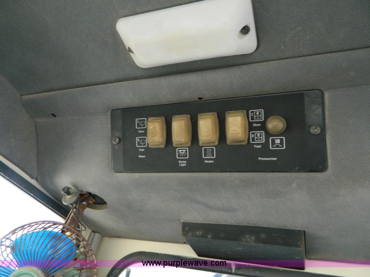 image for item D8864 Tennant 385 sweeper