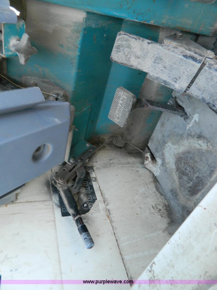 image for item D8864 Tennant 385 sweeper