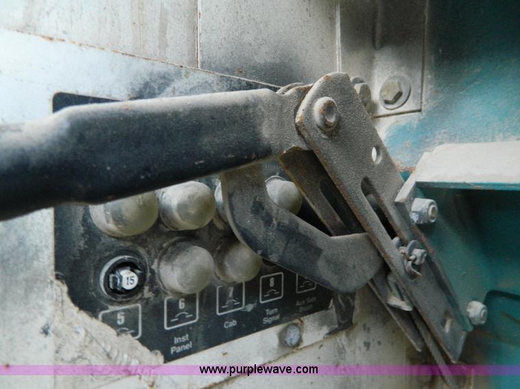 image for item D8864 Tennant 385 sweeper