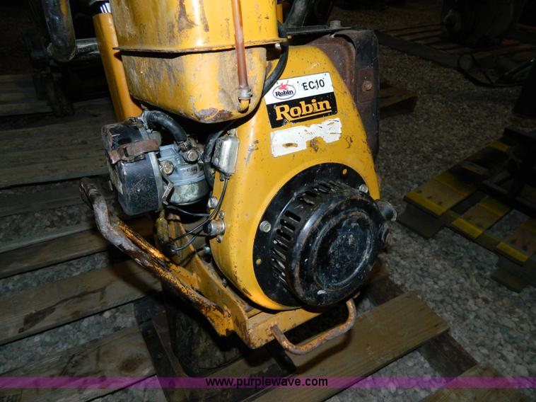 image for item E9418 Over-Lowe vibrator compactor