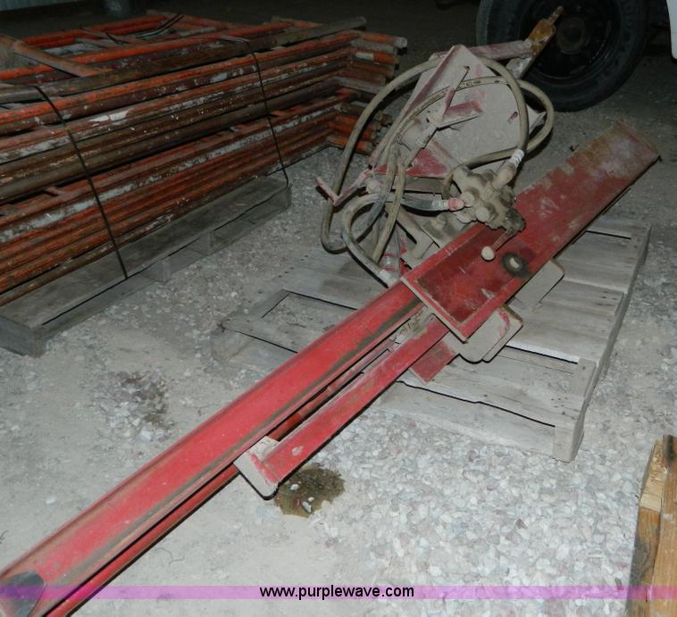 image for item E9422 Hydraulic post driver