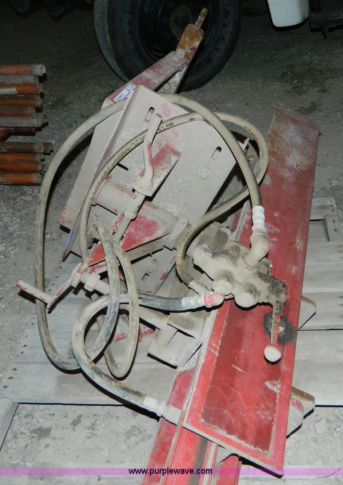 image for item E9422 Hydraulic post driver