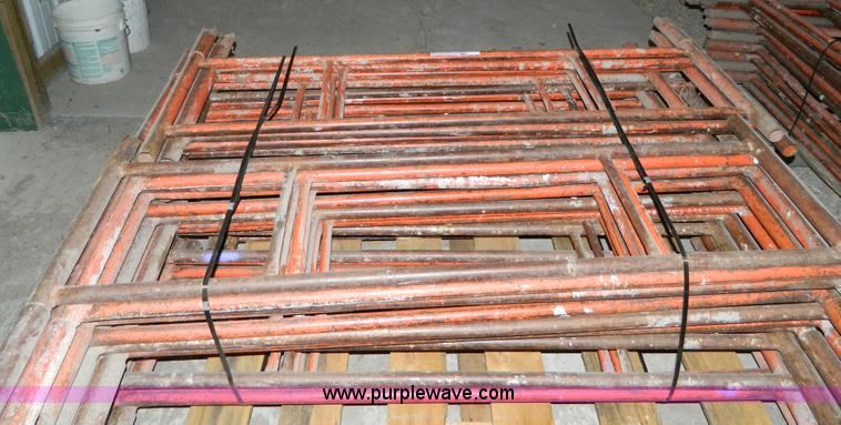 image for item E9424 (30) single section scaffolding risers