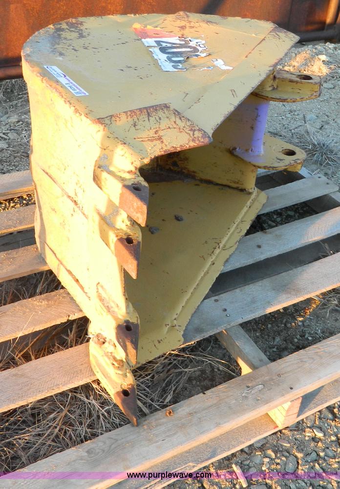 image for item E9439 18" backhoe bucket