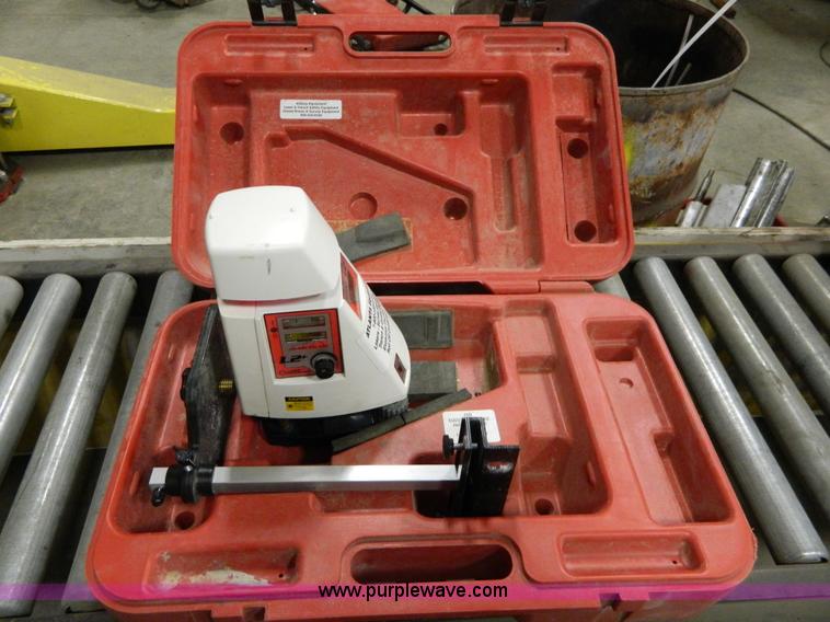 image for item E9449 Atlanta laser level