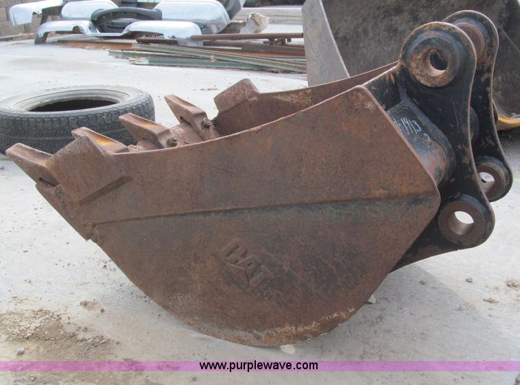 image for item G9455 Caterpillar 24"W bucket with teeth