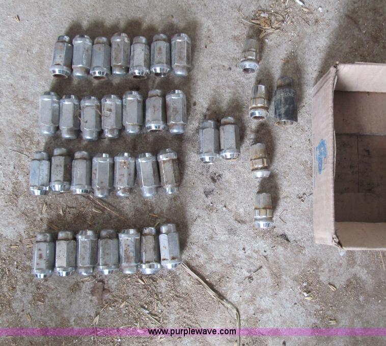 image for item G9458 (4) LT325/60R20 tires and wheels