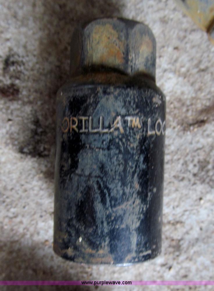 image for item G9458 (4) LT325/60R20 tires and wheels