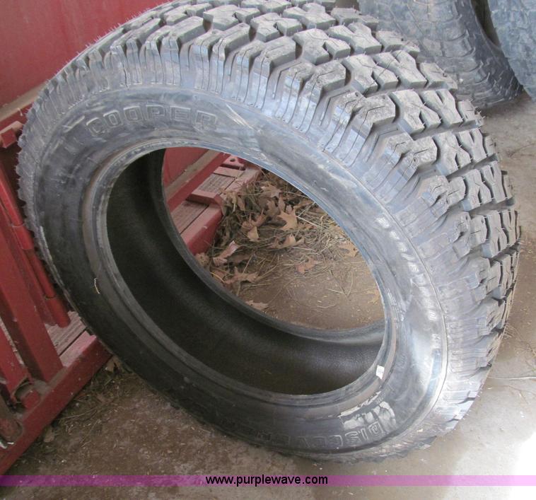 image for item G9459 Cooper 275/60R20 tire