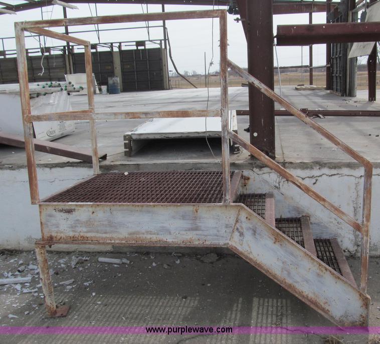 image for item G9462 Iron four-step stair entry