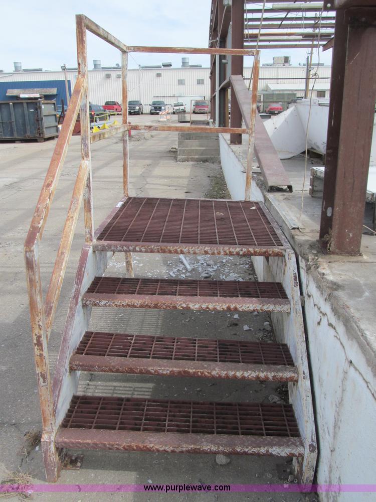 image for item G9462 Iron four-step stair entry