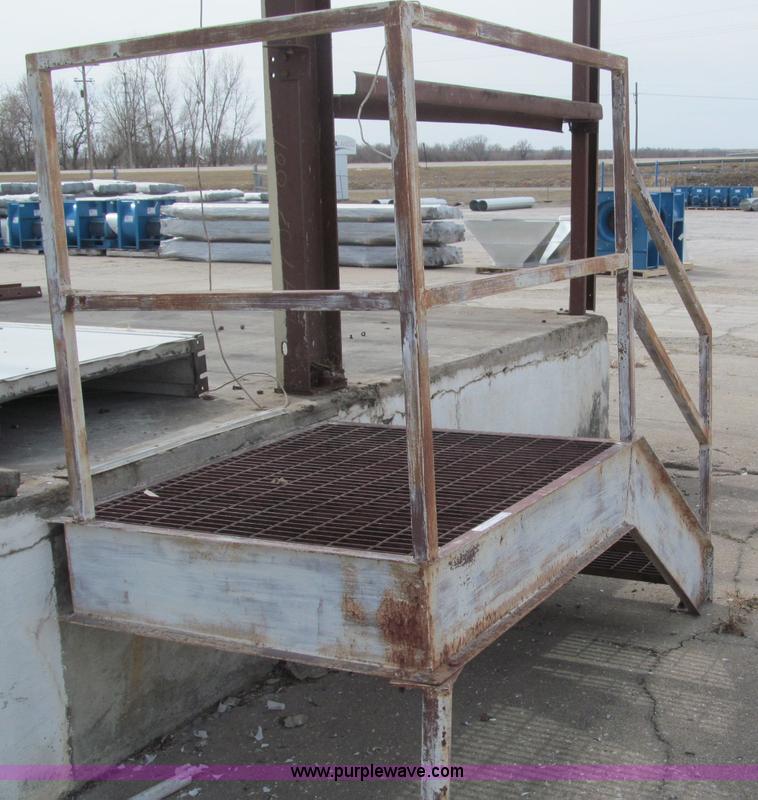 image for item G9462 Iron four-step stair entry