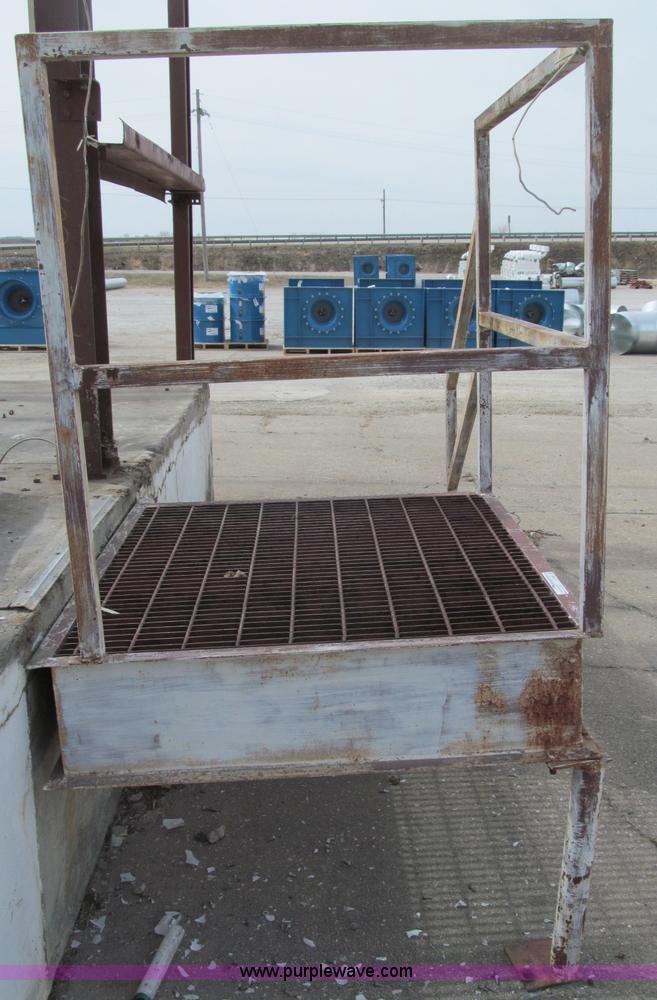 image for item G9462 Iron four-step stair entry