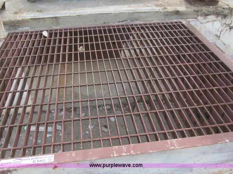 image for item G9462 Iron four-step stair entry