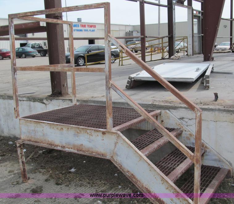 image for item G9463 Iron four-step stair entry