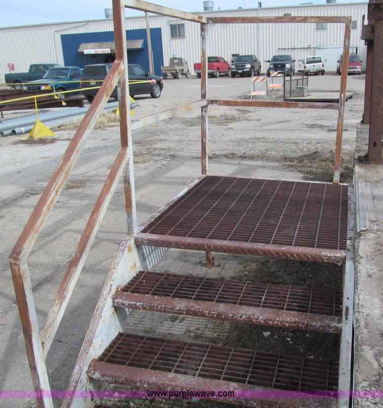 image for item G9463 Iron four-step stair entry