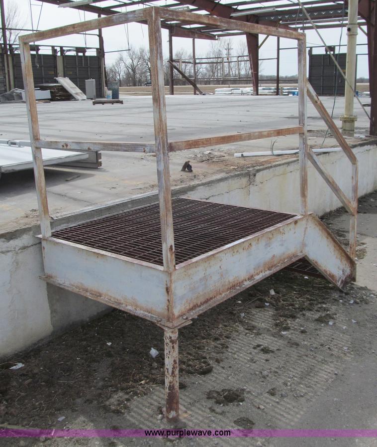 image for item G9463 Iron four-step stair entry