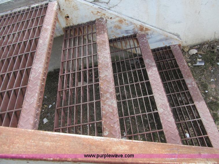 image for item G9463 Iron four-step stair entry