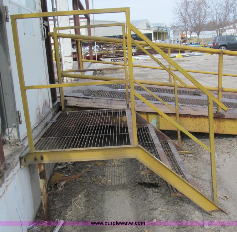 image for item G9464 Iron three-step stair entry