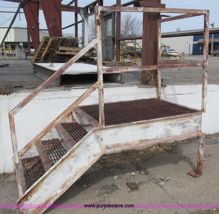 image for item G9465 Iron four-step stair entry