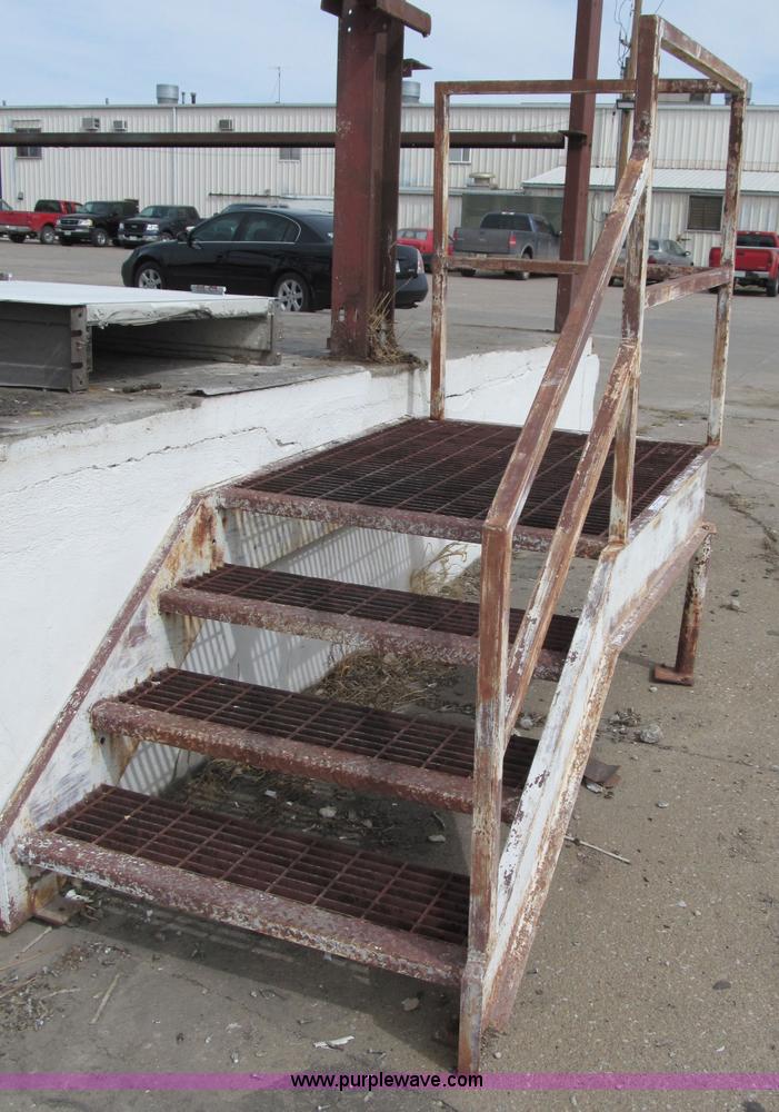 image for item G9465 Iron four-step stair entry