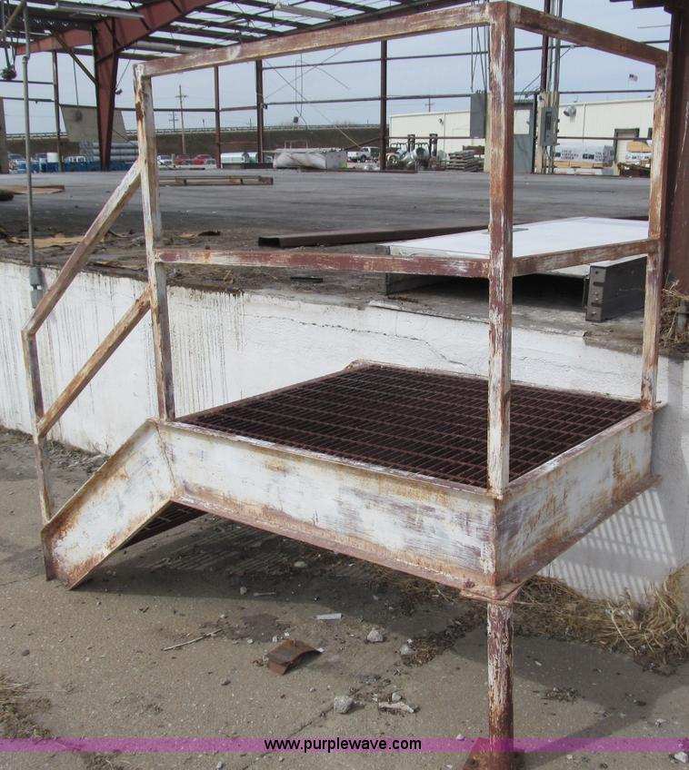 image for item G9465 Iron four-step stair entry