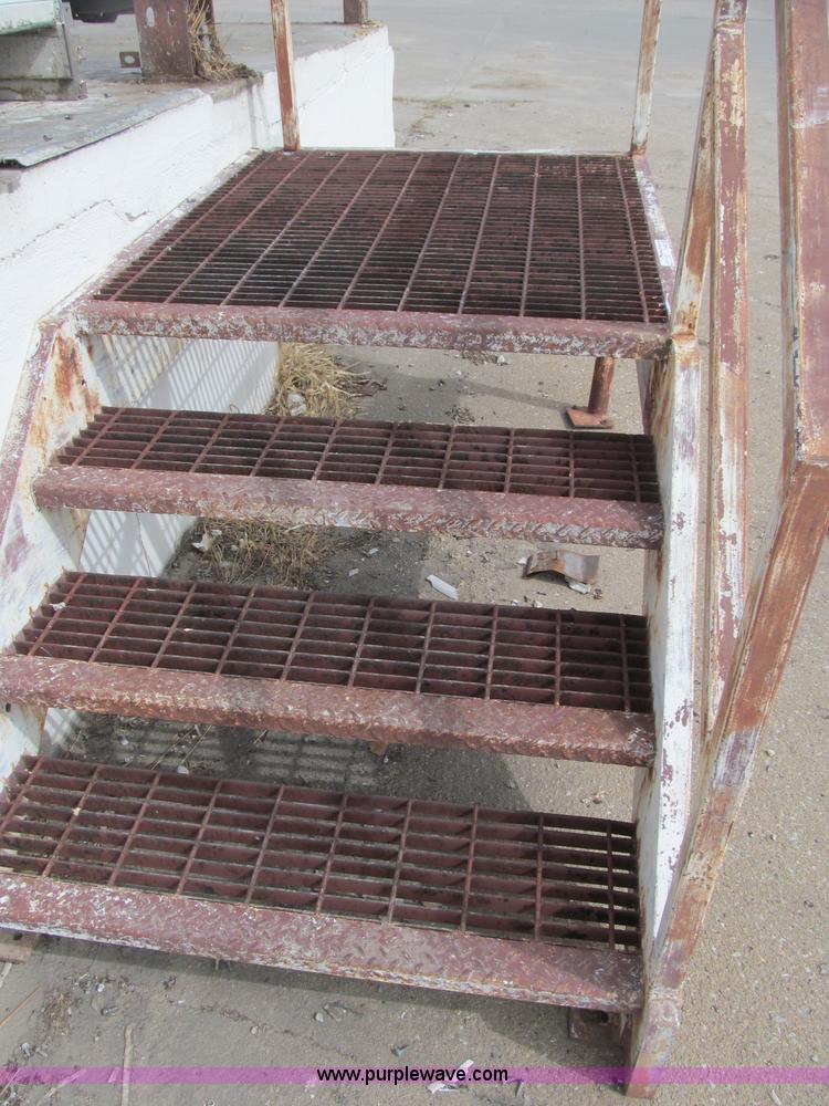 image for item G9465 Iron four-step stair entry