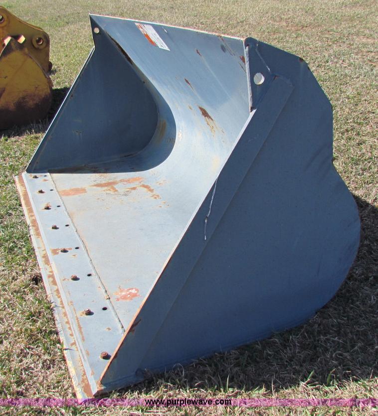 image for item I9687 Volvo 3 yard bucket