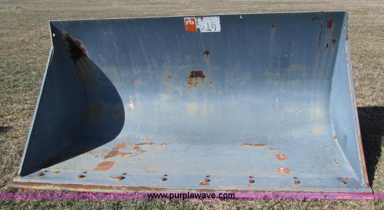 image for item I9687 Volvo 3 yard bucket