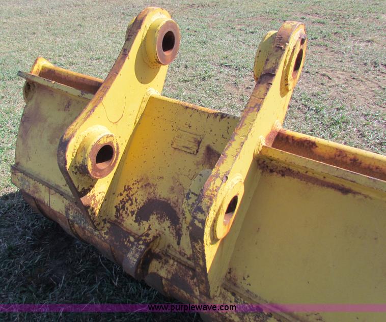 image for item I9695 6' excavator bucket