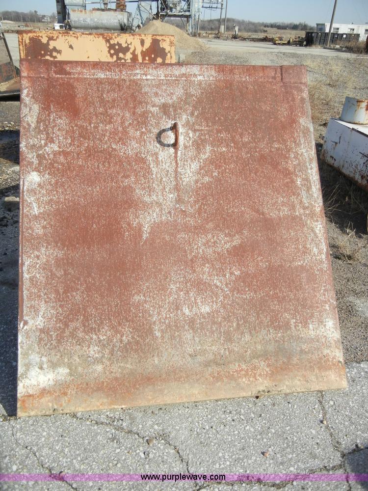 image for item U9855 1982 Torrance ROPS CAT12 canopy