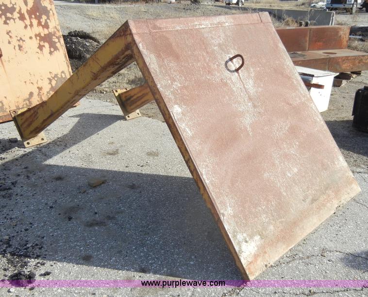 image for item U9855 1982 Torrance ROPS CAT12 canopy