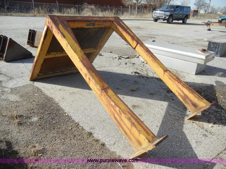 image for item U9855 1982 Torrance ROPS CAT12 canopy