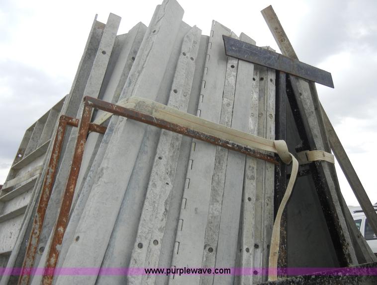 image for item U9907 Assorted 4'L aluminum concrete forms