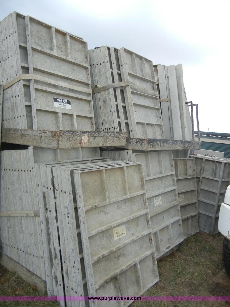 image for item U9907 Assorted 4'L aluminum concrete forms